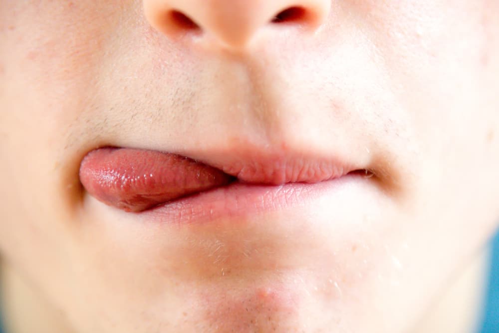 לשון שעירה, מצב מוזר שמתרחש עקב ניקוי הפה לעיתים רחוקות