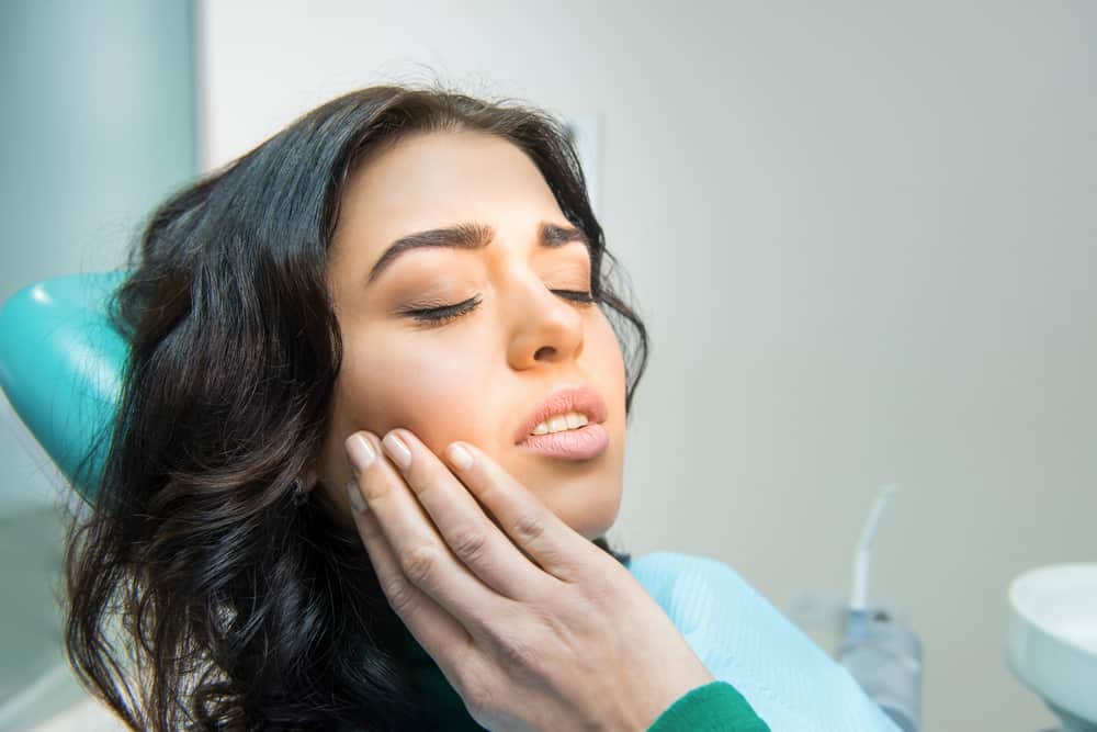 5 moduri de a trata gingiile de păsărică la dentist