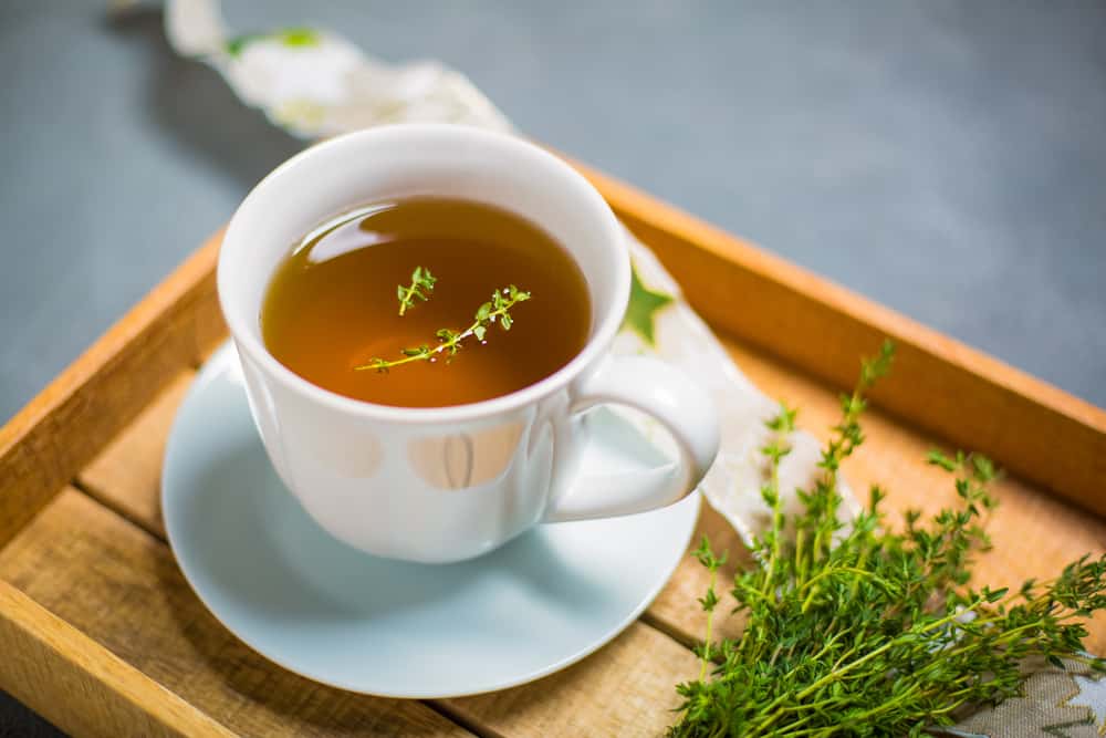 3 Beneficii ale consumului de ceai de cimbru pentru sănătatea corpului