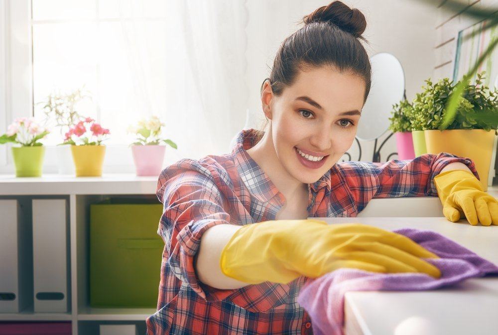많은 칼로리를 소모하는 집 청소 활동 10가지