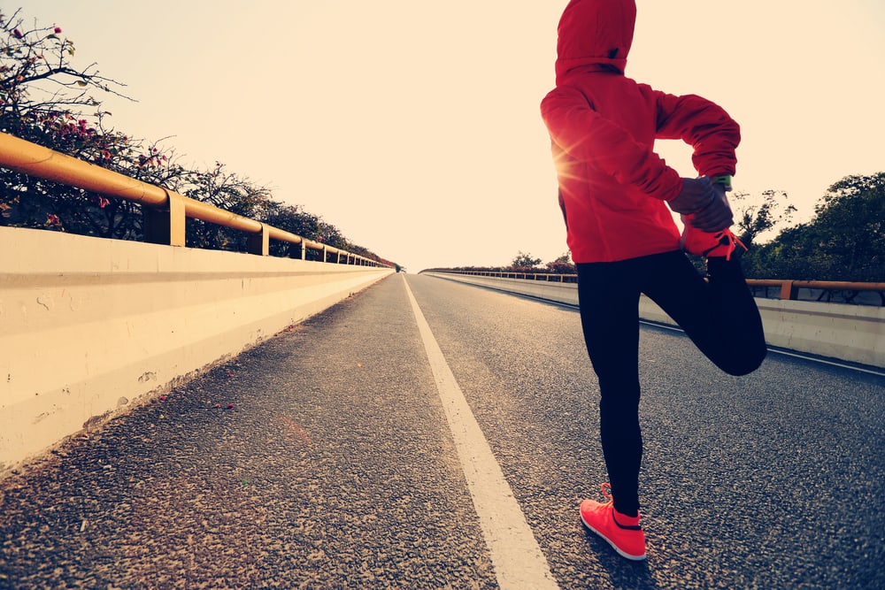 ¿Haces ejercicio a menudo sin calentar? Estos son 3 riesgos que pueden ocurrir