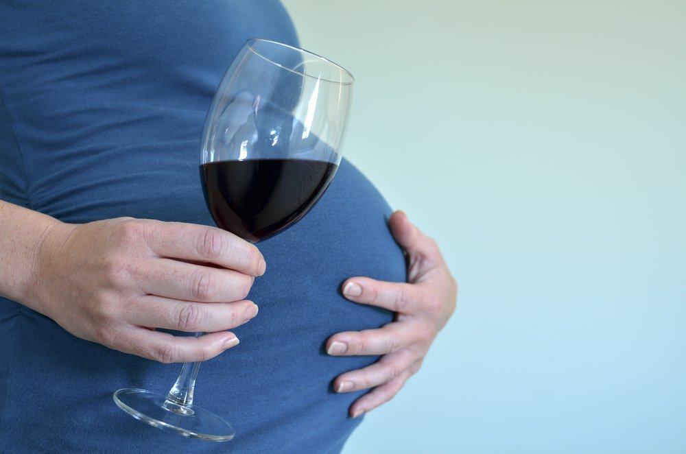 מה קורה אם אתה שותה אלכוהול בהריון?