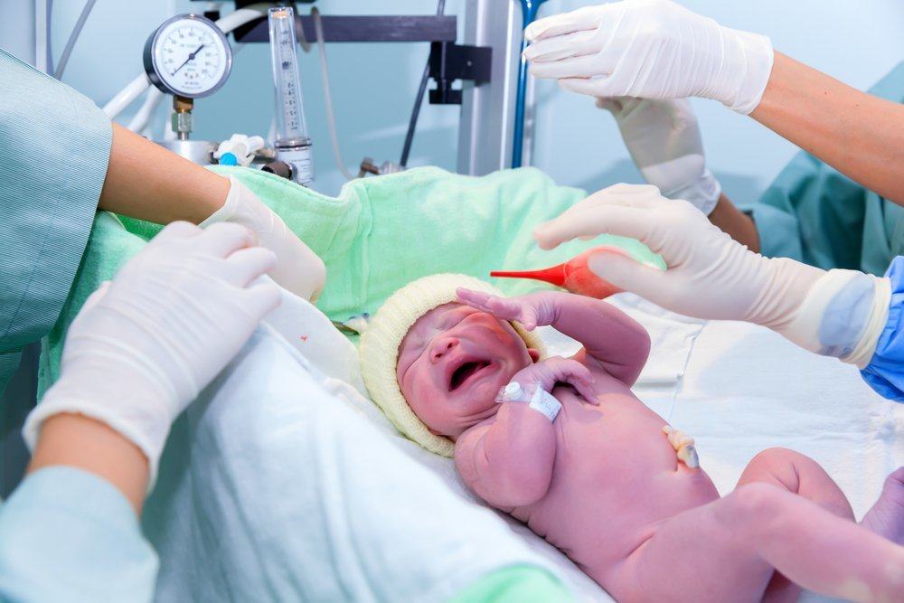האם זה נכון שלתינוקות שנולדו בניתוח קיסרי קל יותר לחלות?
