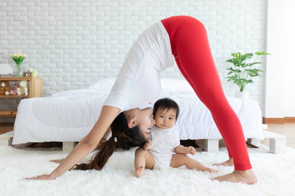8 yogahoudingen om van pijn af te komen bij moeders die borstvoeding geven