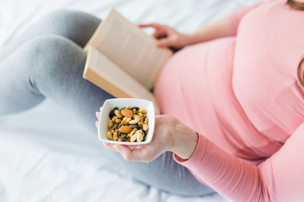 7 סוגי אגוזים טובים לנשים בהריון ולעובר