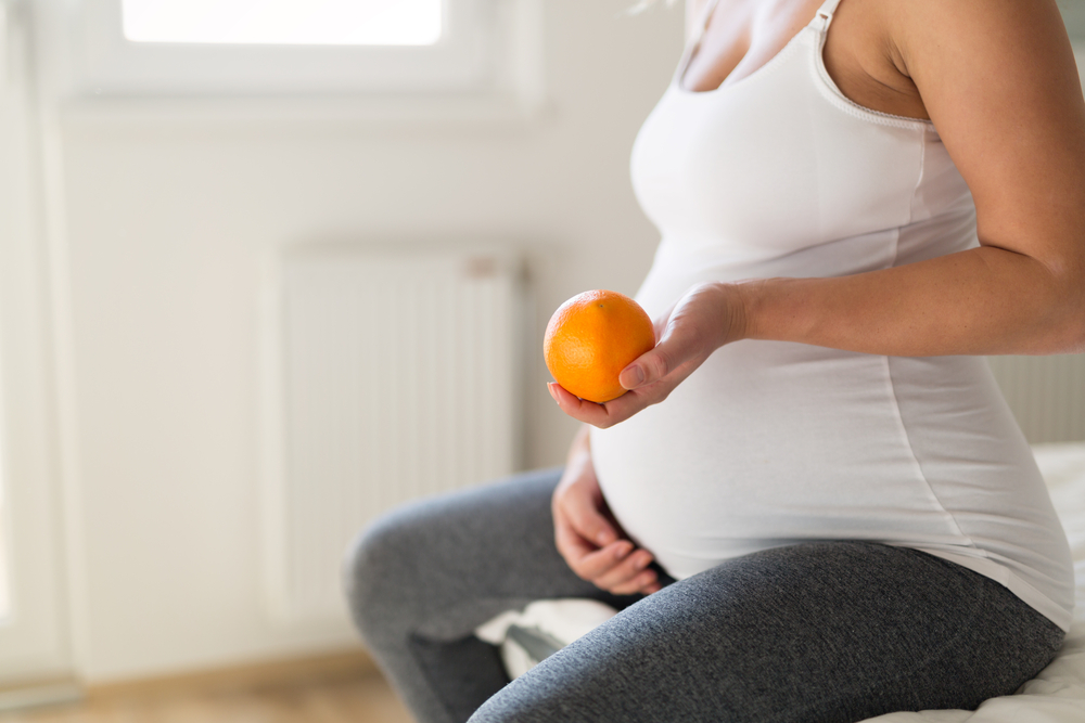 7 avantages des oranges pour les femmes enceintes, peuvent prévenir les malformations congénitales