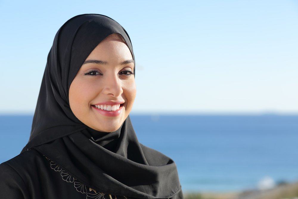 히잡으로 여성의 모발을 관리하는 정확하고 쉬운 방법