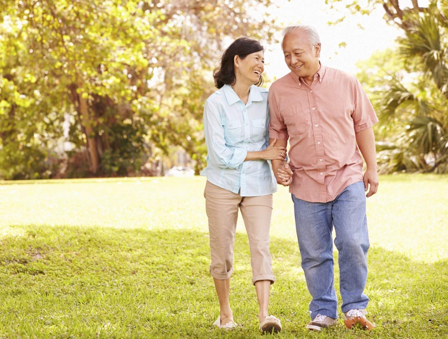 Guide till att välja aktiviteter för äldre och deras hälsofördelar
