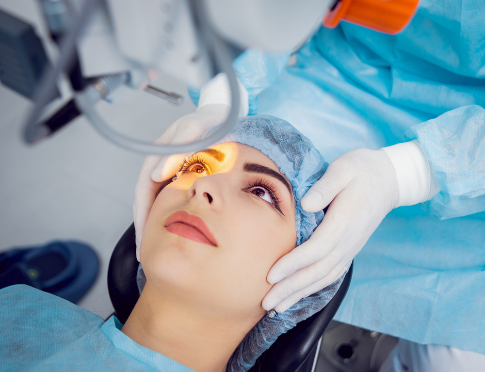 라식보다 더 강력한 마이너스 눈 치료를 위한 새로운 시술, 스마일 수술