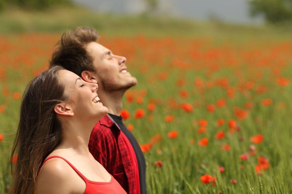 8 einfache Möglichkeiten, sich glücklicher zu fühlen