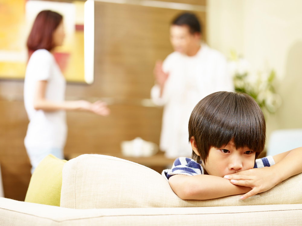 Коли розлука неминуча, ось як поводитися з дітьми після розлучення