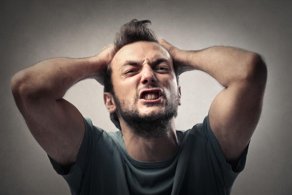 Varför kan ilska orsaka huvudvärk?