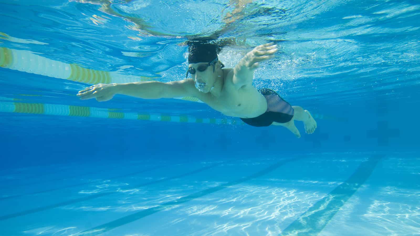Este adevărat că înotul poate depăși nervii ciupiți?