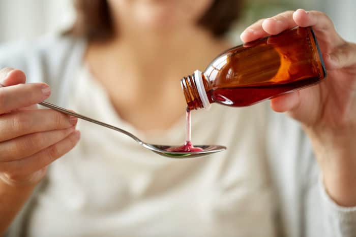 Atenție la codeină, conținut asemănător opiului din medicamentele pentru tuse pentru copii