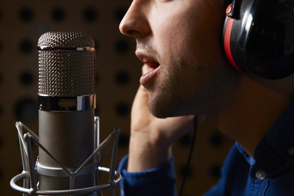 ¿Por qué nuestras voces suenan diferente en las grabaciones?