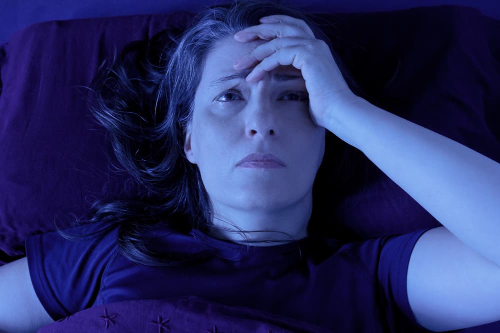 ¿Causa sudores nocturnos, signos de menopausia o infarto?