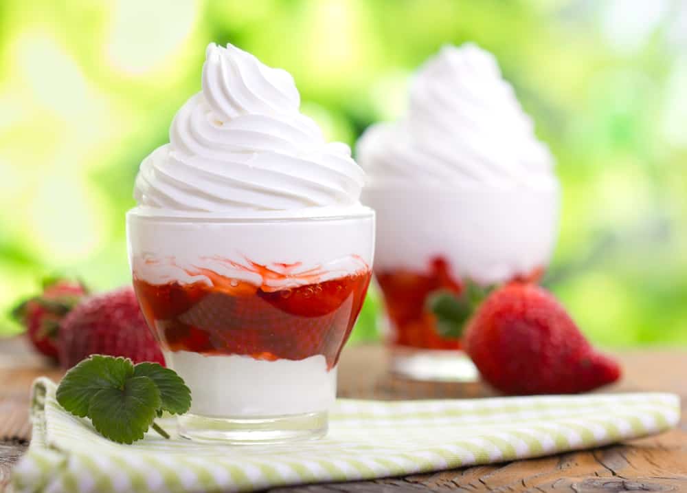 Fryst yoghurt kontra glass, vilket är nyttigare?