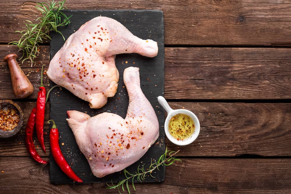 덜 익힌 닭고기를 먹으면 어떤 결과를 초래합니까? (게다가, 올바르게 요리하는 방법)
