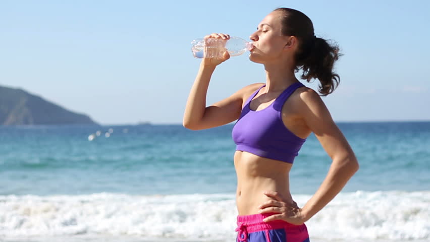 Mennyi vizet kell inni edzés után?