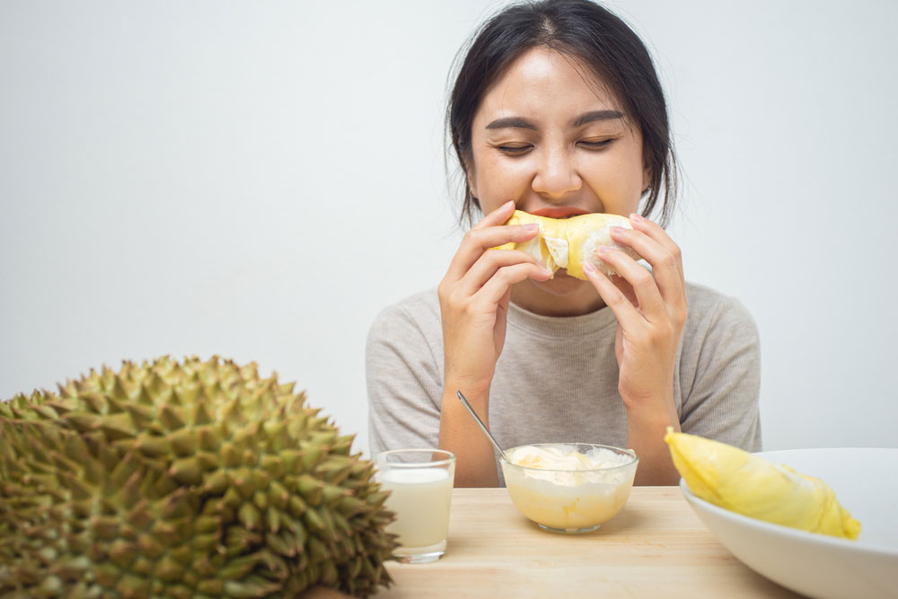 Krachtige tips om van de geur van Durian in je mond en handen af ​​te komen
