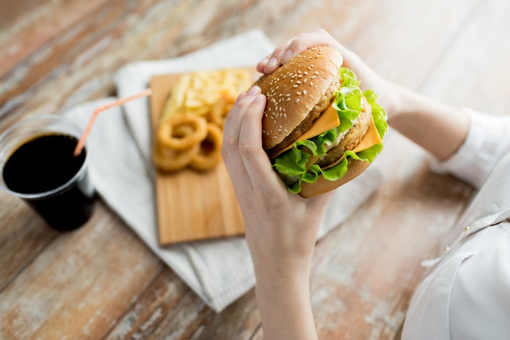 ¿Qué engorda: comer demasiada grasa o carbohidratos?