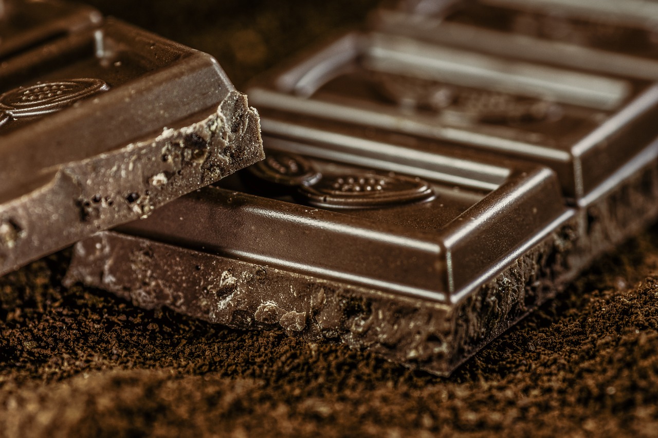 Weiße Flecken auf Schokolade, ist der Verzehr sicher?