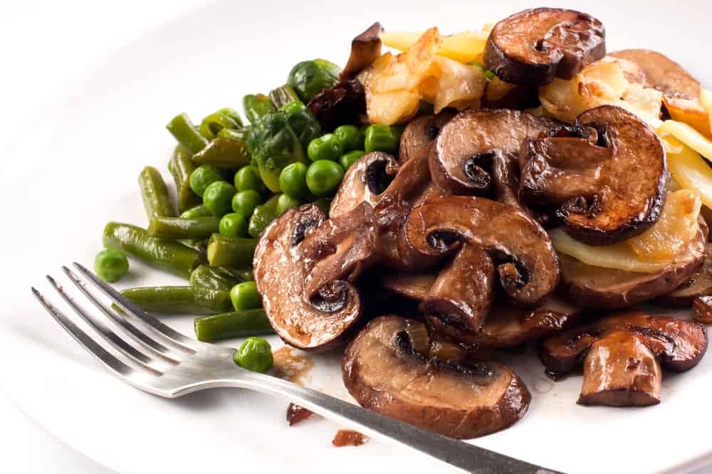 Il s'avère que c'est la meilleure façon de cuisiner les champignons pour que leur nutrition soit maintenue