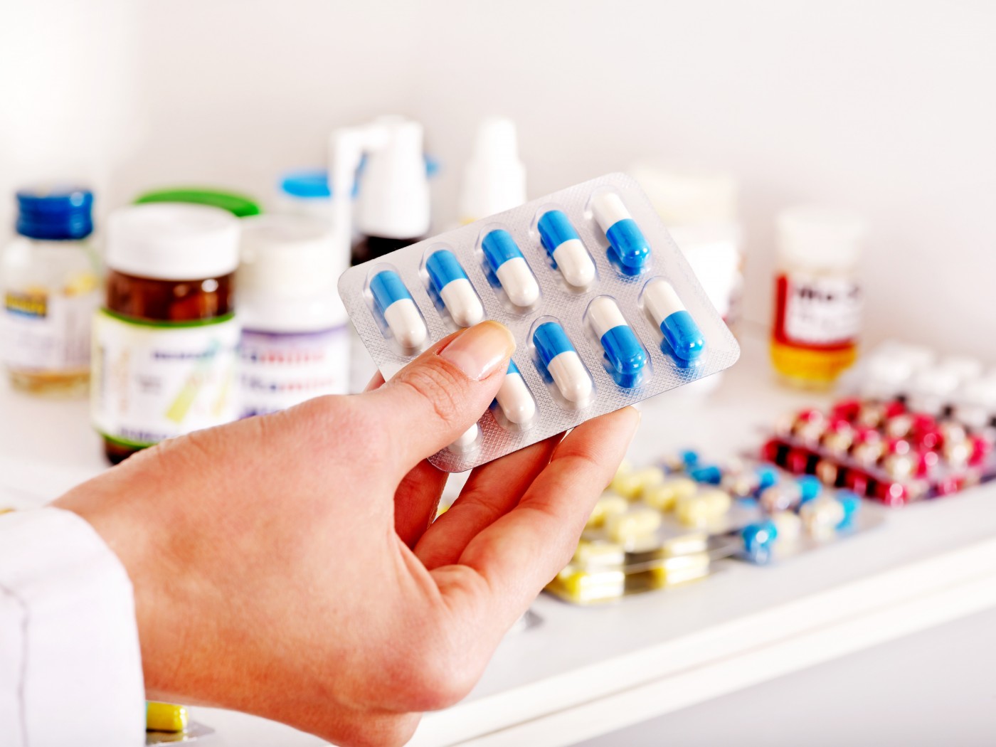 4 dingen die u moet controleren voordat u medicijnen koopt