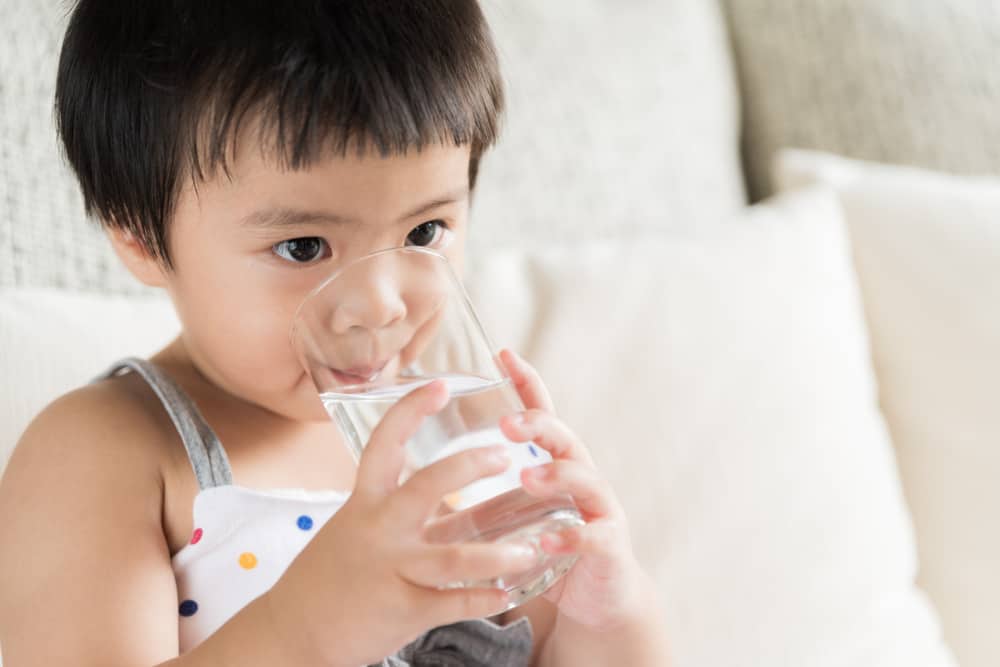 Hur mycket vätska behöver småbarn i åldern 2-5 år?