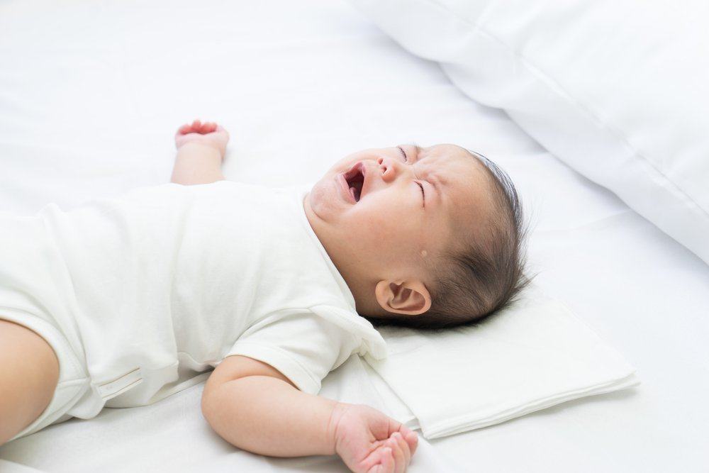 היתרונות של לתת לתינוקות לבכות בלילה