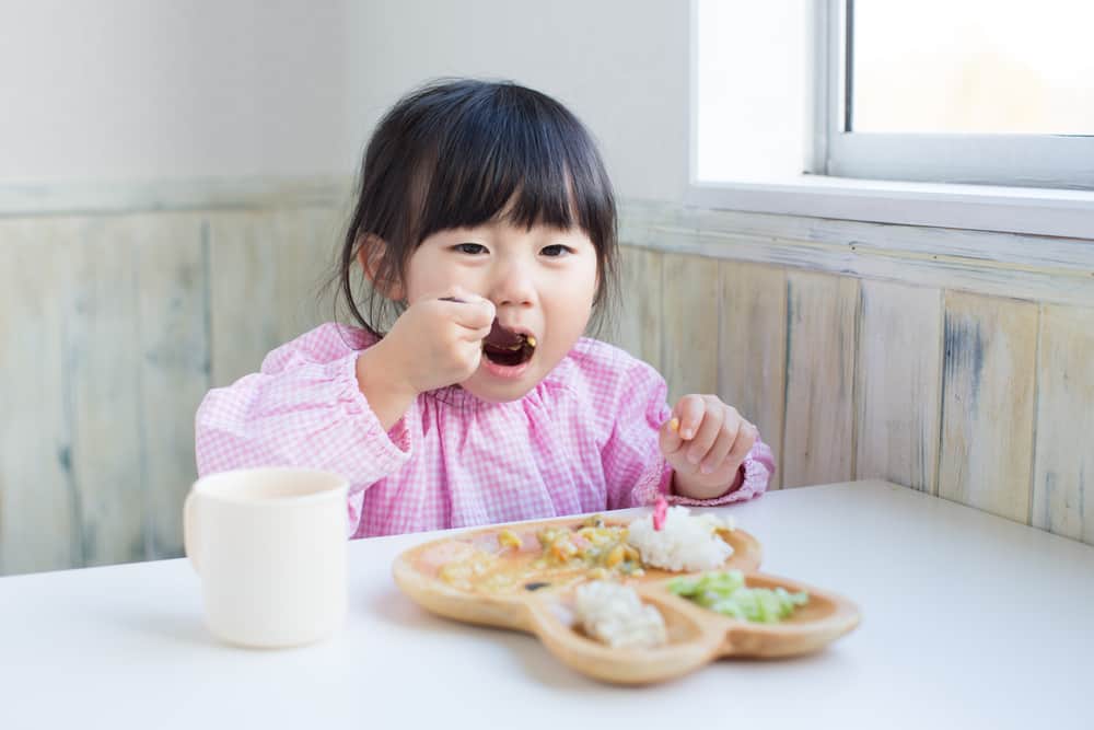 ¿Cuándo es el mejor momento para cenar para los niños pequeños?