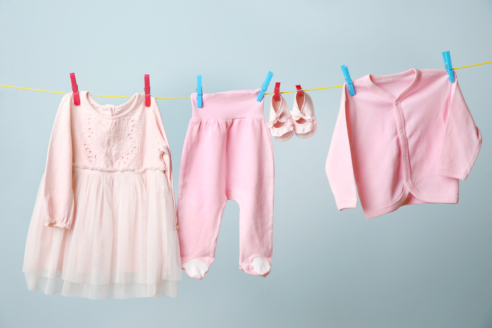 5 règles à connaître pour laver les vêtements de bébé