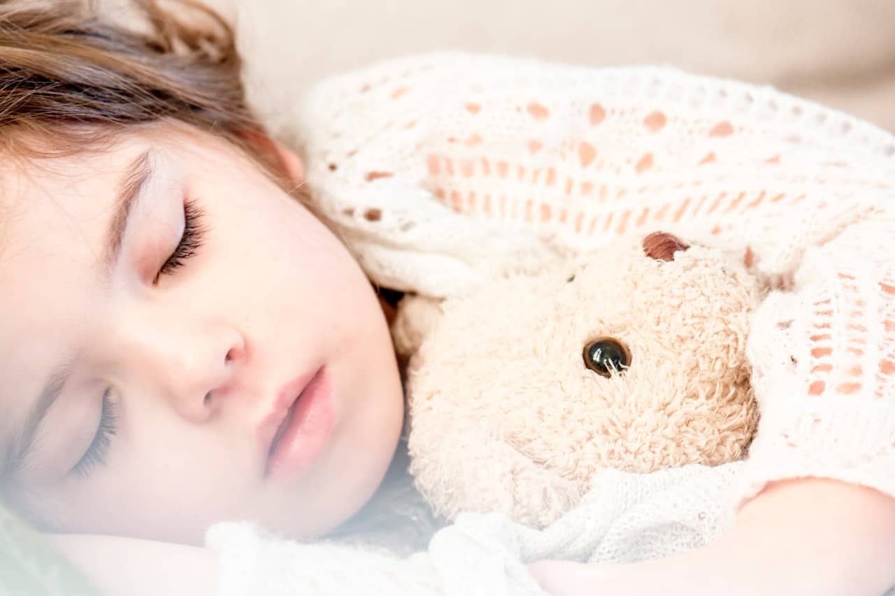 ¿Por qué los niños son vulnerables o se ven afectados fácilmente por los resfriados y la gripe?