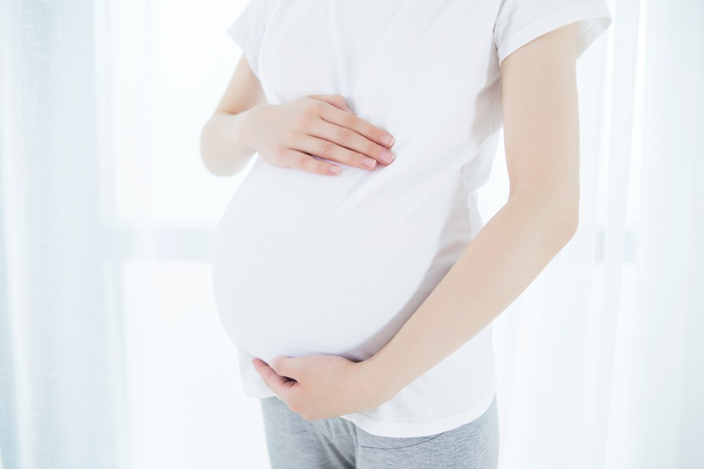 자폐증은 임신 중 모성 호르몬에 의해 유발될 수 있습니까?