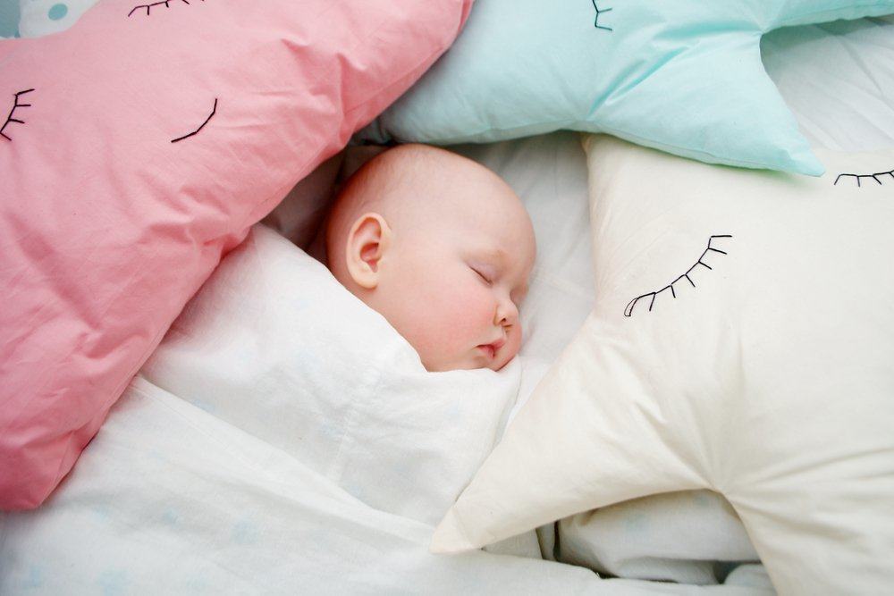 Majko, ovo je opasnost od korištenja jastuka za bebe kada dijete spava