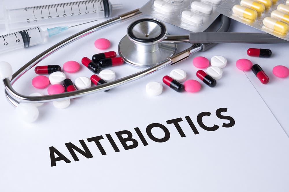 « Vous devez prendre des antibiotiques jusqu'à ce que vous en manquiez », Suggestions pour la prise de médicaments périmés