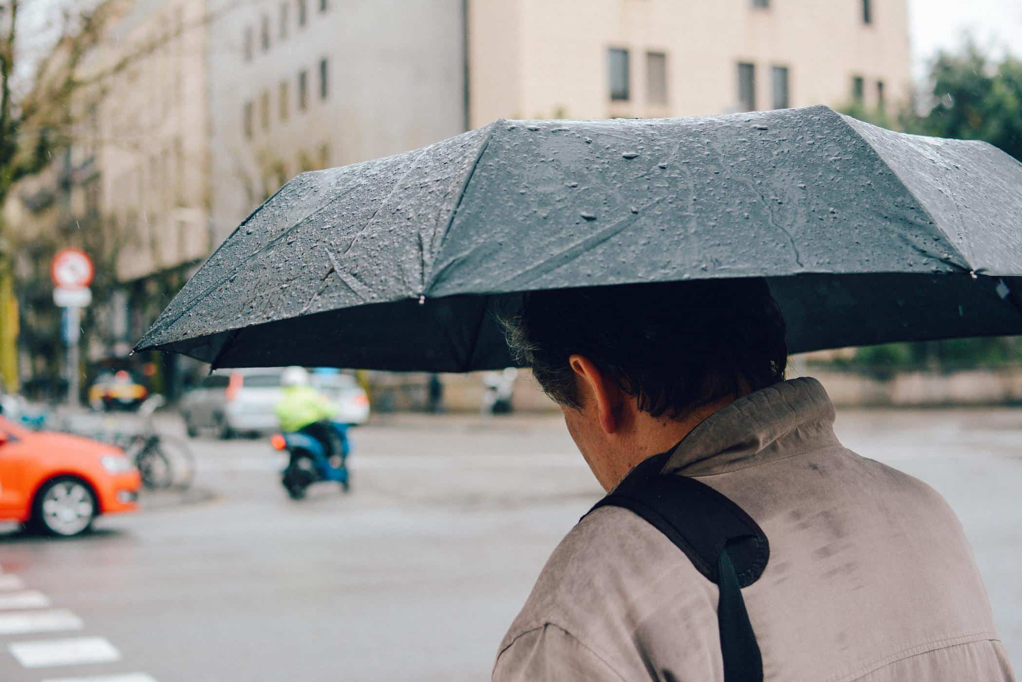 גשם יכול לעשות אותך חולה, הנה 4 טיפים רבי עוצמה כדי למנוע זאת