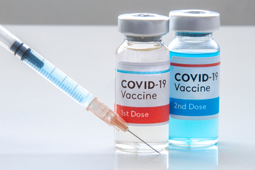 Vaccin complet efficace pour réduire le risque de COVID long, vraiment ?
