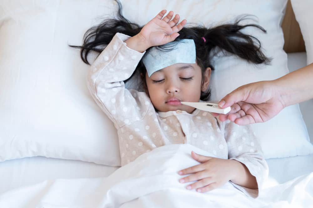 Fiebersymptome bei Kindern, die Eltern nicht ignorieren sollten