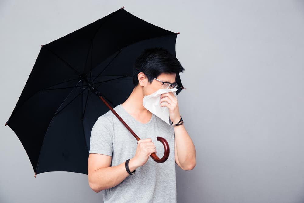 Nos je često začepljen tijekom kišne sezone? Ovdje saznajte uzroke