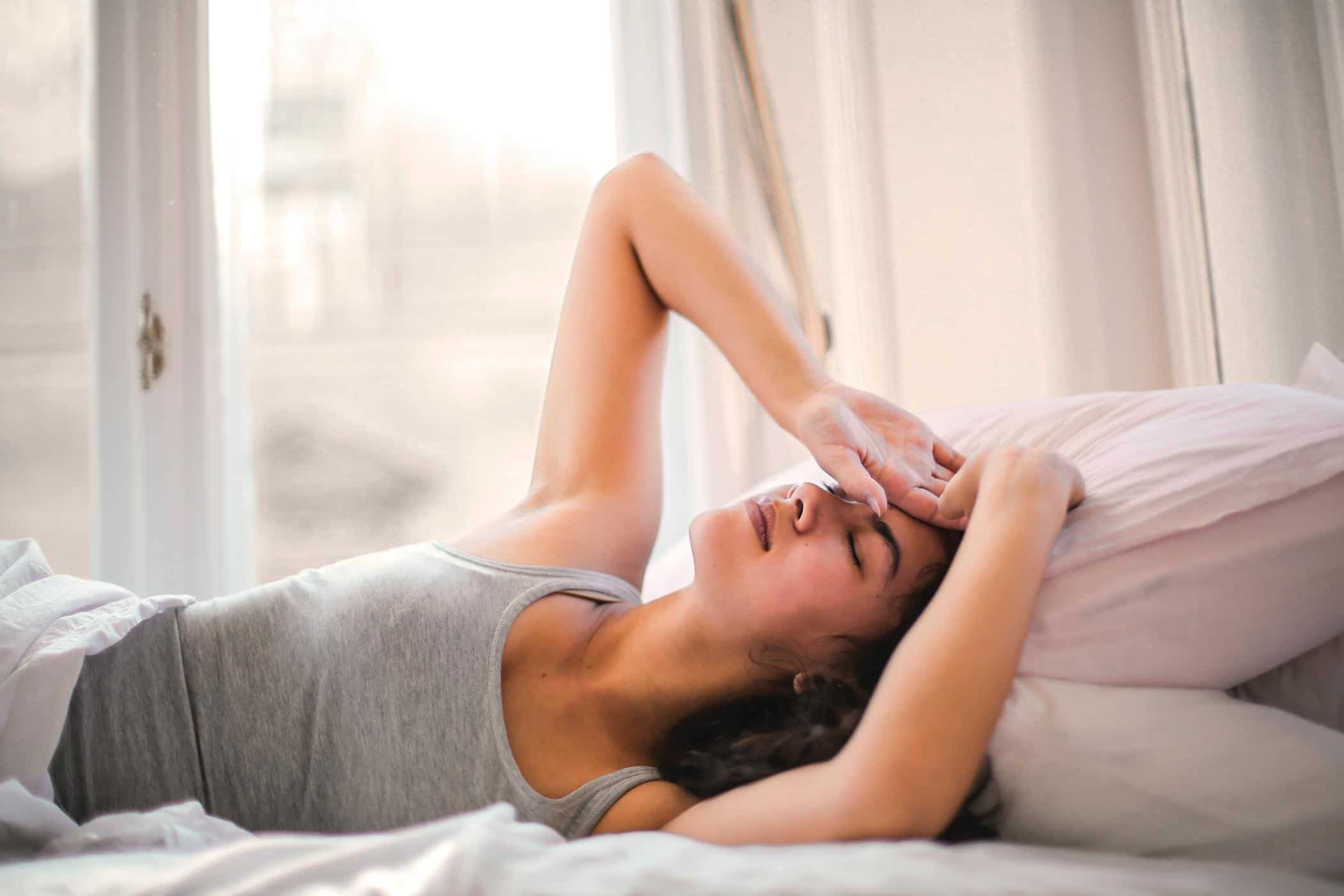 היכרות עם אינרציה בשינה שעושה אותך עצבני כשאתה מתעורר