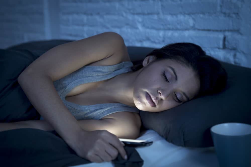 Kopanje u slanje poruka za spavanje, smetnja koja vas tjera da šaljete poruke dok spavate